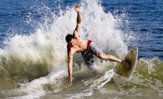 ac米兰下载-德甲争冠战之夜，莱万表现堪称教科书