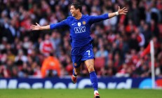 米兰真人-赛道上的红色风暴，阿隆索高光引领红牛横扫雷诺