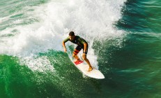 米兰体育app-红魔狂飙，绿茵失色—法拉利横扫阿斯顿马丁，佩雷兹惊艳四座改写赛道格局