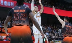 米兰体育官网-精彩瞬间！CBA比赛中球员完成绝杀，赢得观众掌声的简单介绍