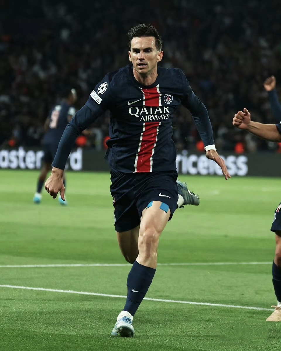 法国足坛一周战绩出炉，巴黎圣日耳曼暂居榜首的简单介绍