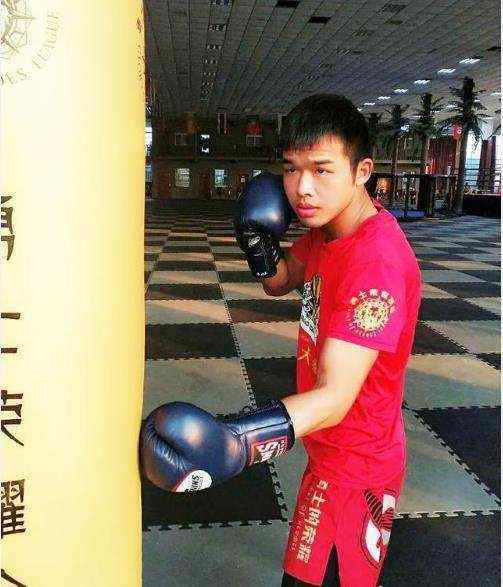 蓝黄侠前锋佳绩，一战成名绝对实力