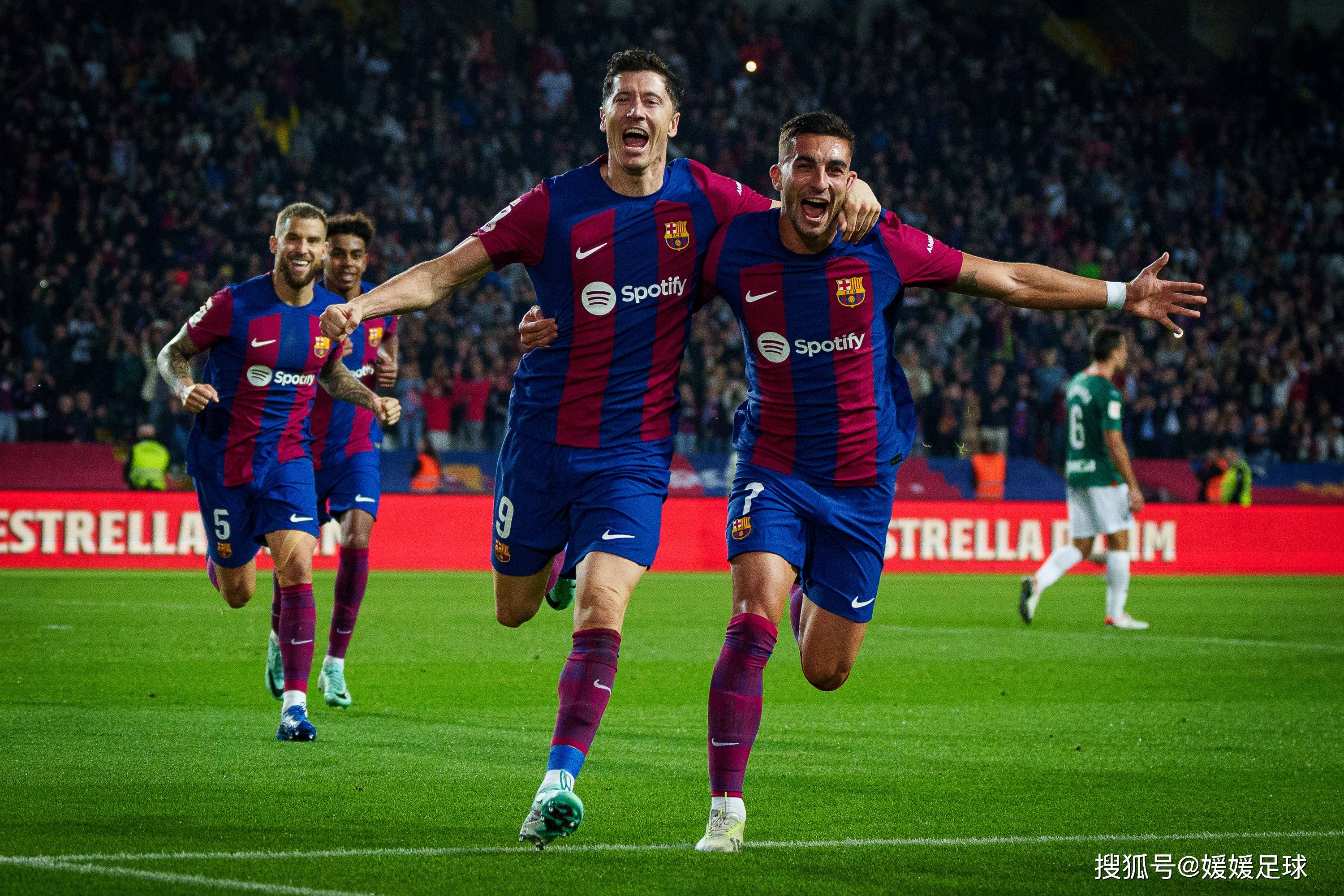 巴塞罗那球队在比赛中展现实力的简单介绍