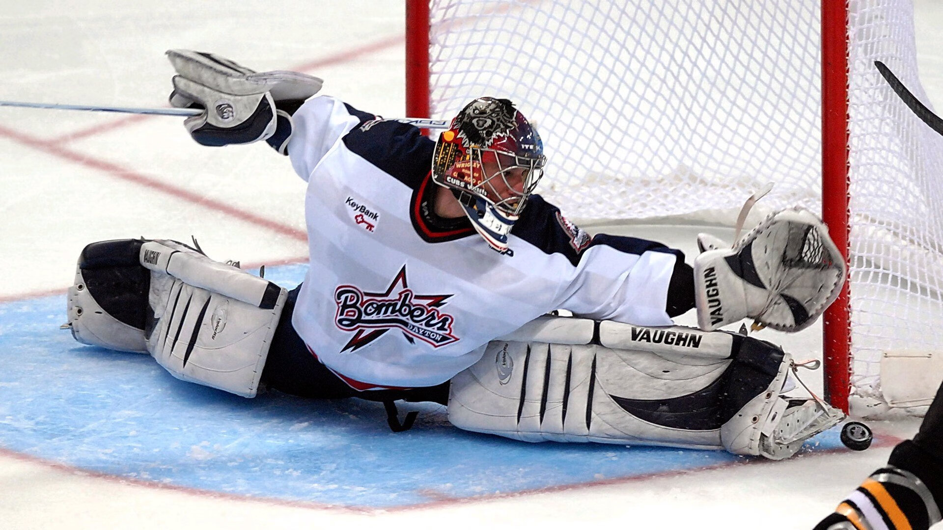 赛道上的关键先生，F1年度争冠之夜，伦纳德贡献制胜表现