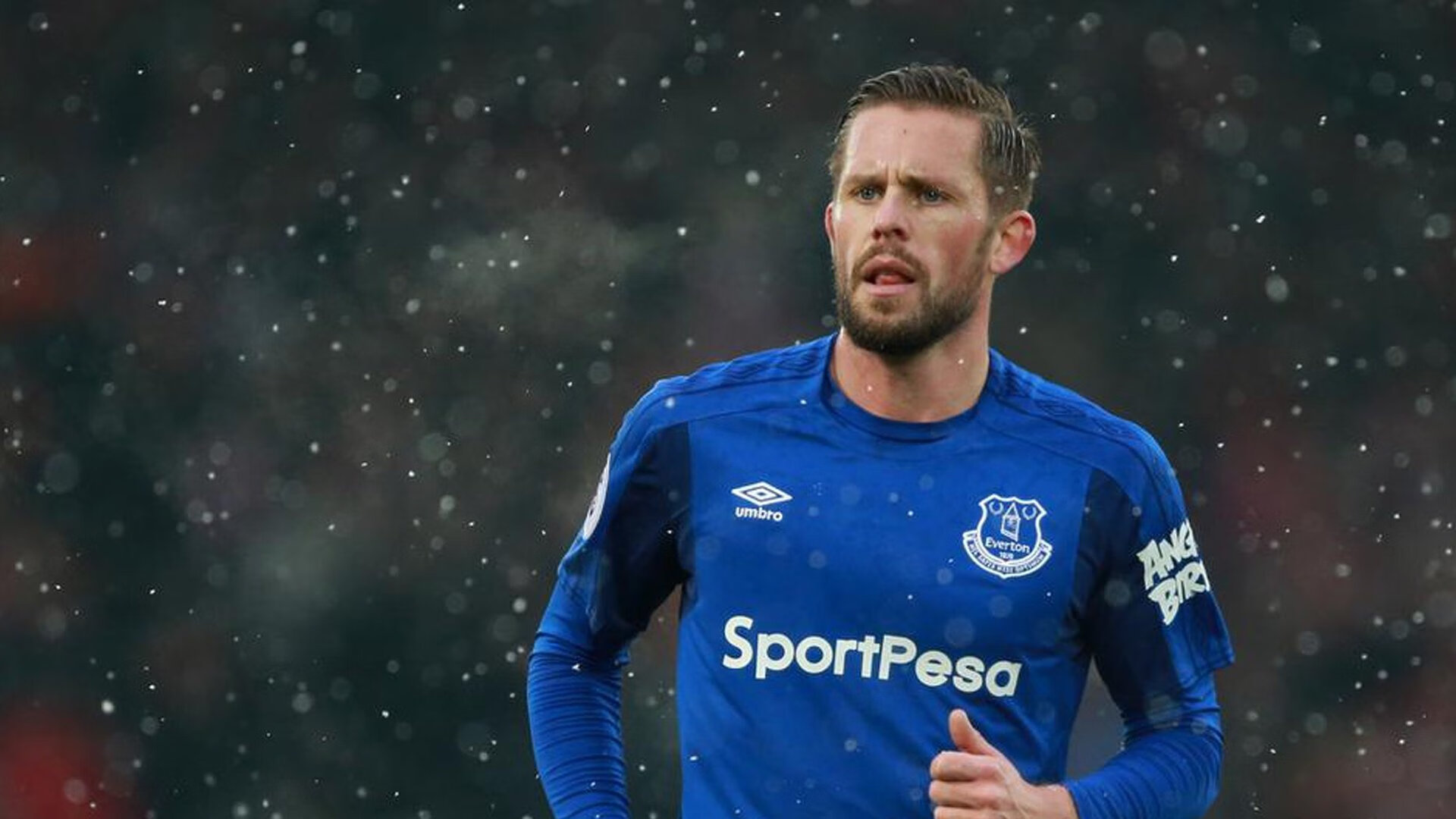 爱德华兹在焦点战证明自己,北京队生死战取胜勇士