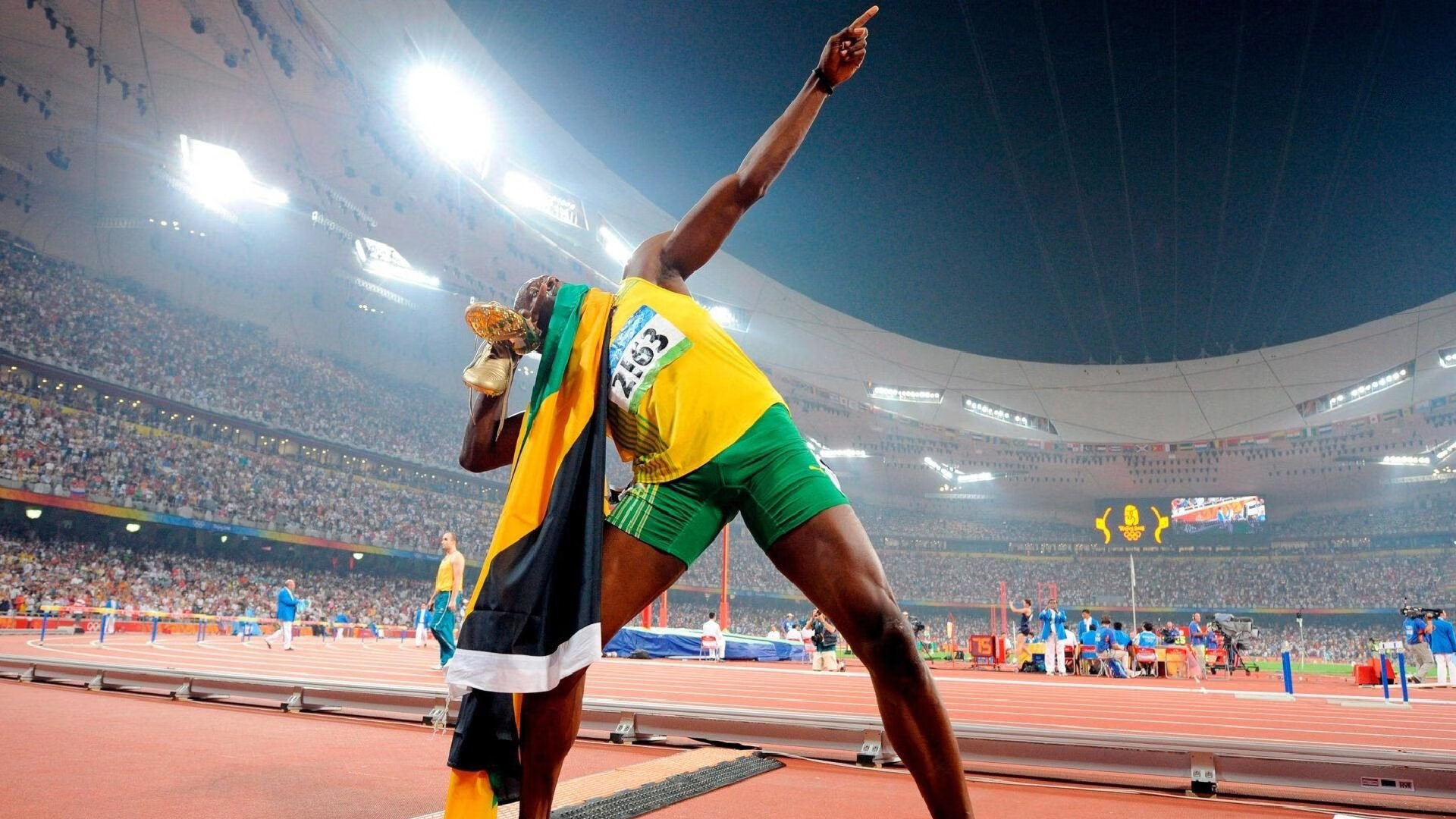 数据爆炸与战术压制，阿拉巴的全面性与莱比锡红牛如何连续得分击溃那不勒斯